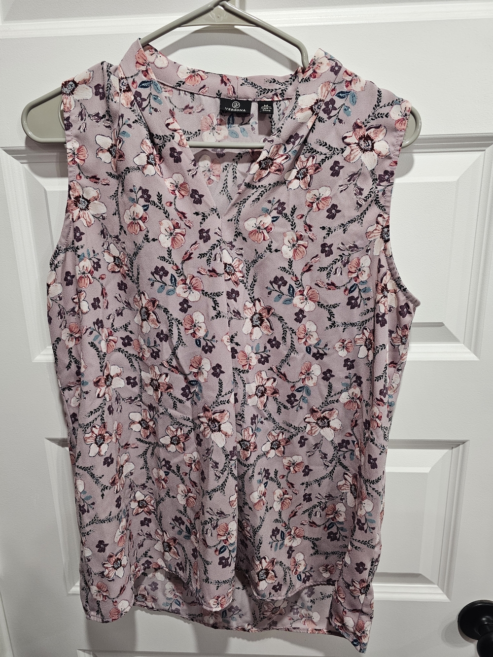 Versona Pink Floral Sleeveless V-Neck Camisole
